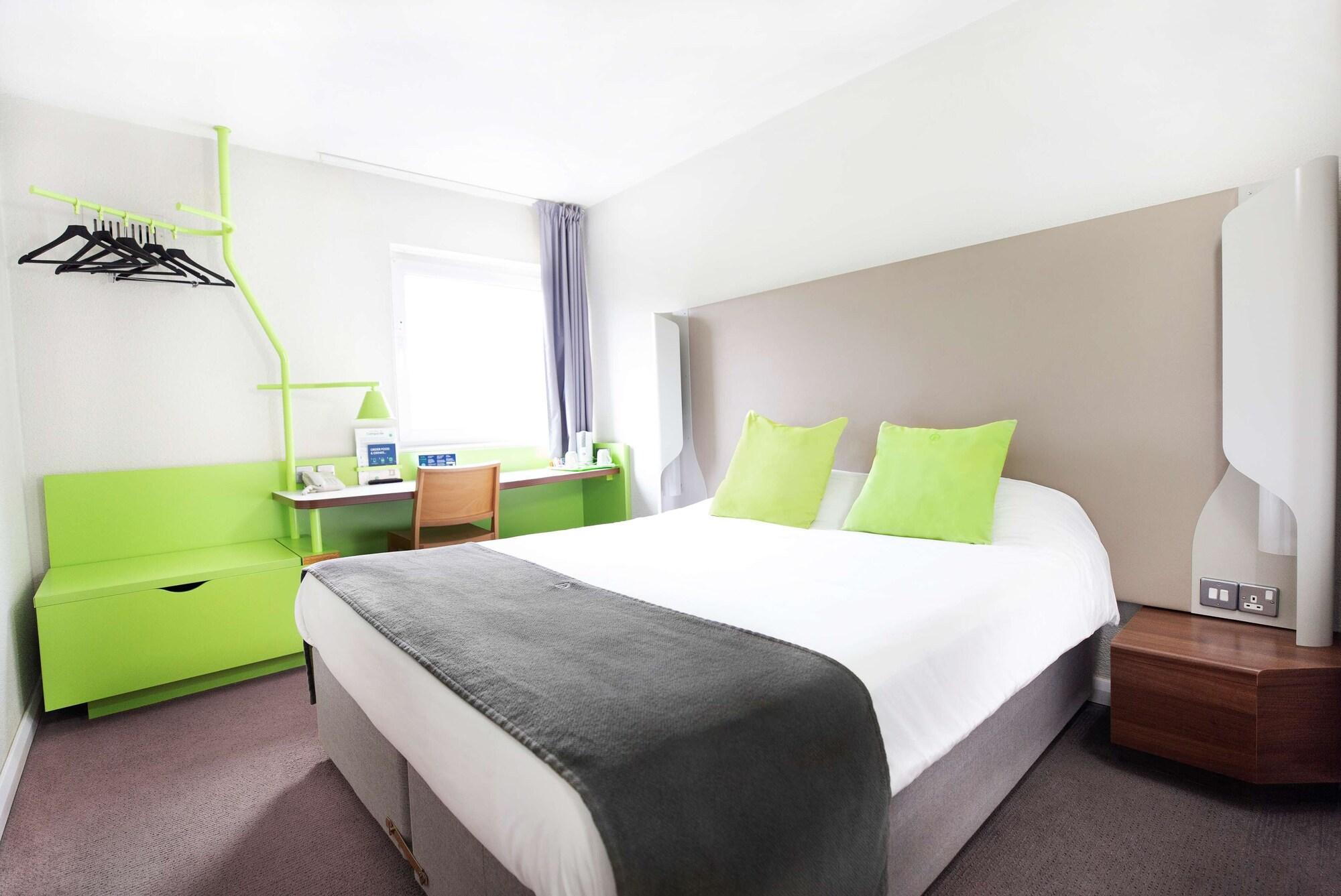 Campanile Swindon Hotel Exterior photo